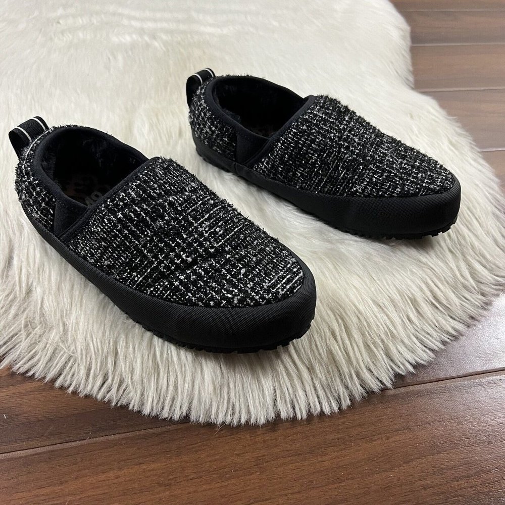 P448 Size 37 / US 7 Black White Shimmer Laby Slippers Slip On Shoe‎